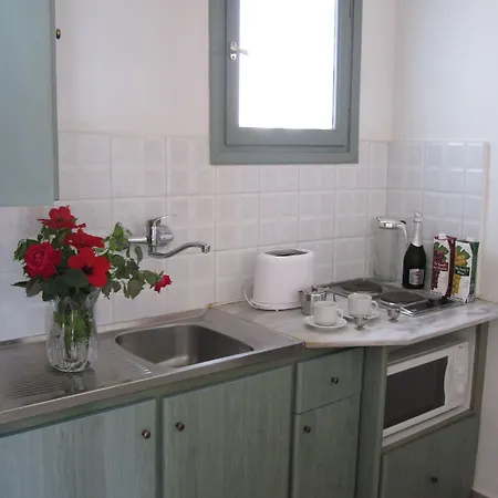 Amazones Aparthotel 3*