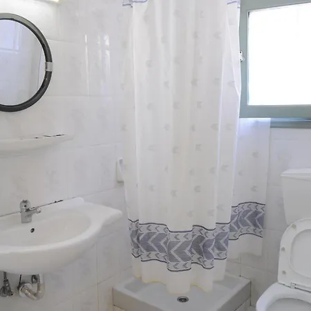 Amazones Aparthotel 3*