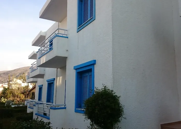 Amazones Aparthotel Hersonissos (Crete)