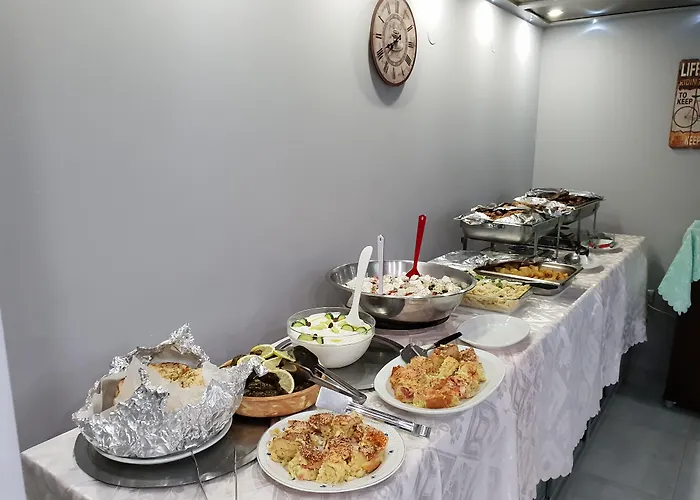 Amazones Aparthotel 3*