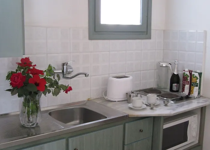 Amazones Aparthotel 3*